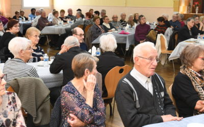 Un moment convivial pour le goûter des anciens