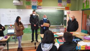 La ville dote les enseignants de masques FFP2