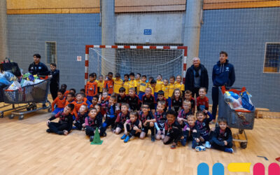 Un enfant, un jouet, un joueur